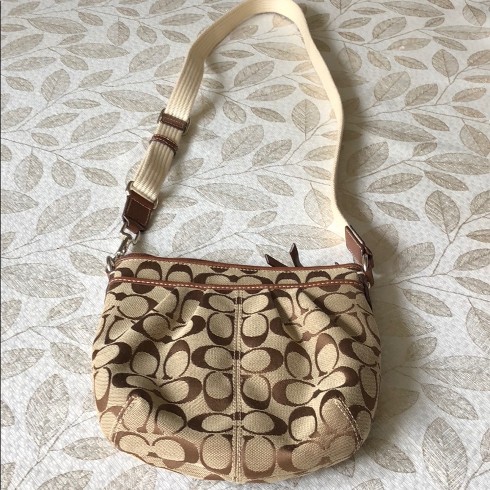 Crossbody Coach Purse! Like New Condition!